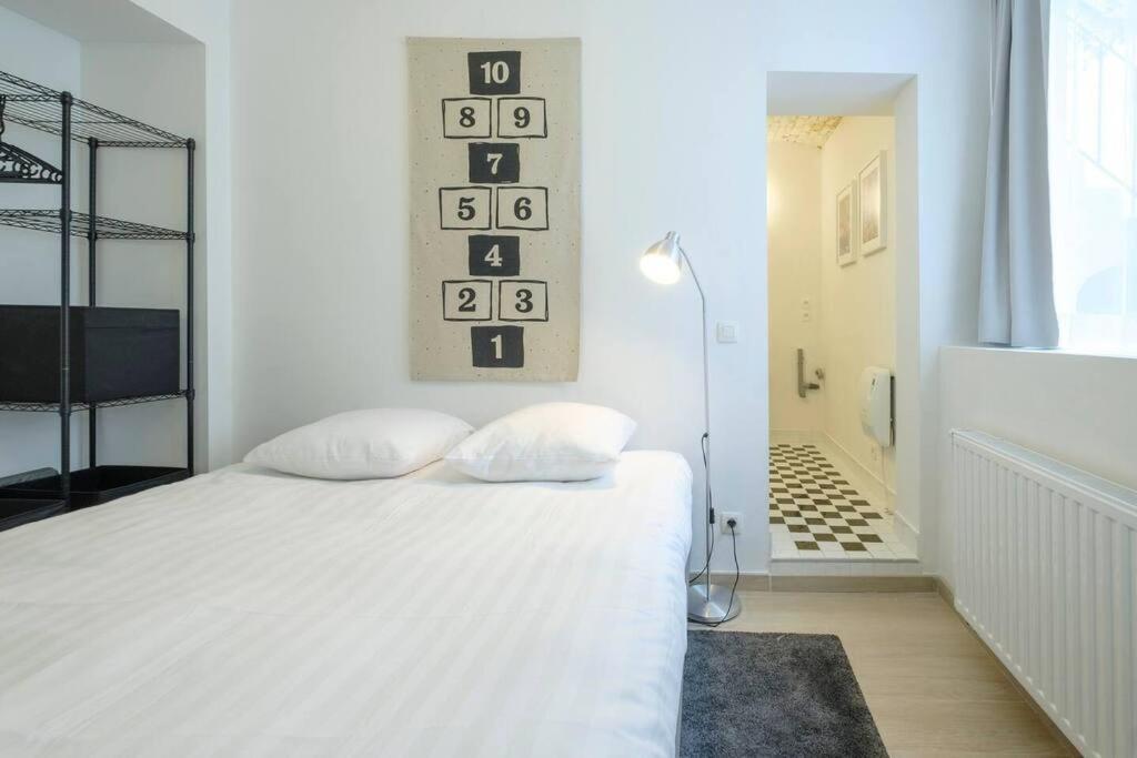 Superb 3 Bedroom & 3 Bathroom Duplex In Brussels City Centre Экстерьер фото